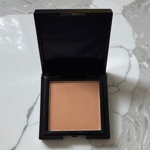 🌸5/$25🌸 Reina Rebelde on your face finishing powder in cafecito